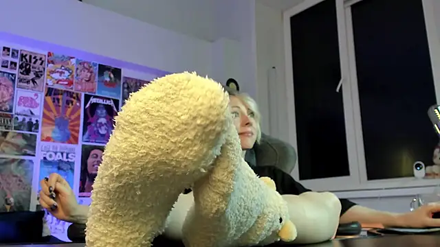 LylithSkye online show from 01/15/25, 01:41