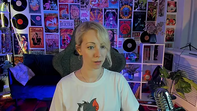 LylithSkye online show from 01/16/25, 10:32