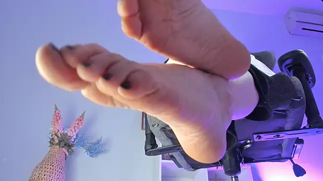 LylithSkye online show from 02/16/25, 04:53