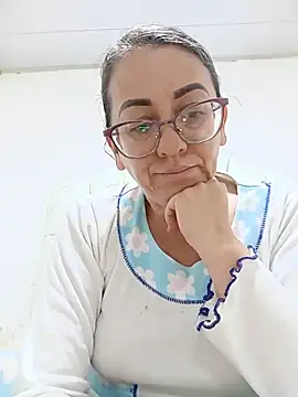 Snapshot of miss_hanna07 chatting on 06/22/26, 11:24 miss hanna07 online show from 06/22/26, 11:24