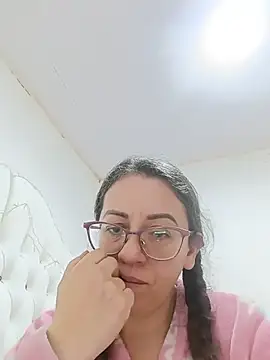 Snapshot of miss_hanna07 chatting on 07/12/26, 02:41 miss hanna07 online show from 07/12/26, 02:41