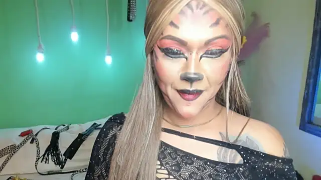 angelina james  online show from 10/13/25, 03:56