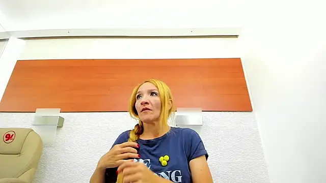 maddy cartter online show from 12/18/25, 10:10