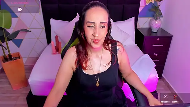 jadde13  online show from 09/16/25, 07:48