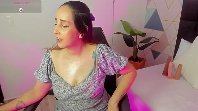 jadde13  online show from 09/29/25, 08:35