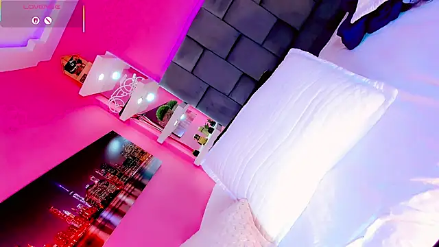 Saamanthaa11 online show from 04/13/26, 05:24