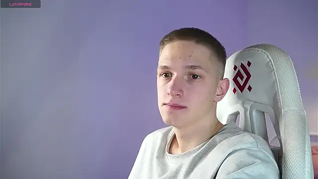 dustyn fox online show from 03/10/25, 06:12