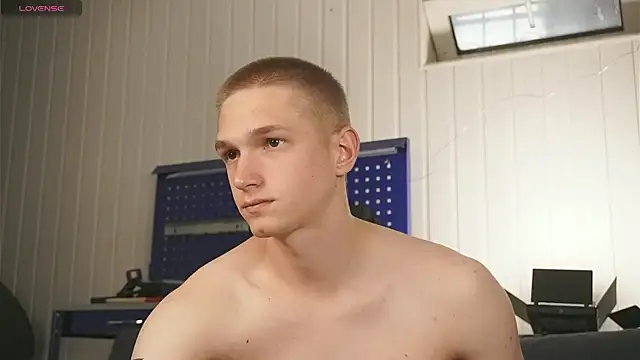 dustyn fox online show from 09/13/25, 03:01