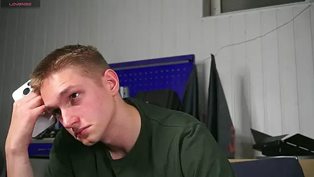 dustyn fox online show from 11/04/25, 04:39