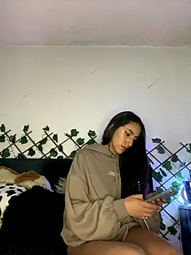 Snapshot of FrancellyHot chatting on 10/09/25, 11:47 FrancellyHot online show from 10/09/25, 11:47