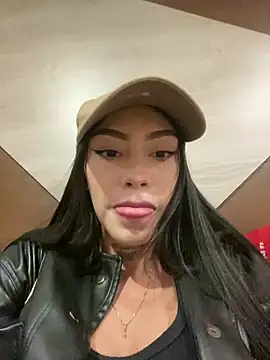 Effy Bonny online show from 02/05/25, 09:18