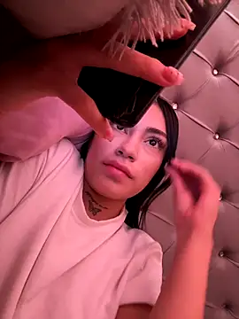 Effy Bonny online show from 12/13/25, 07:53