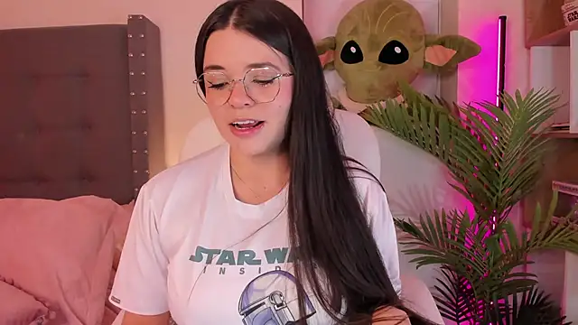 Snapshot of cammiefoalss chatting on 03/03/25, 01:42 cammiefoalss online show from 03/03/25, 01:42