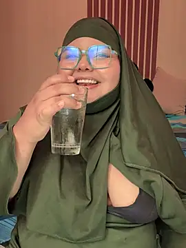  Shara Handal  online show from 03/19/25, 10:33