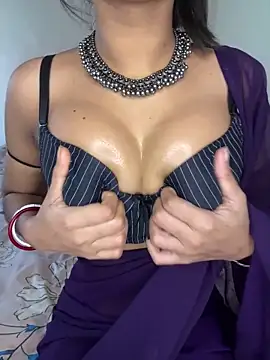 Snapshot of Hot-sexy222 chatting on 12/24/24, 02:54 Hot-sexy222 online show from 12/24/24, 02:54