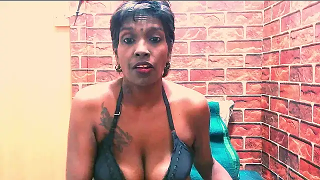 Fuckable Nasty MILF online show from 07/09/26, 04:33