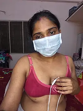 Snapshot of fuck6inch9 chatting on 10/15/25, 01:33 fuck6inch9 online show from 10/15/25, 01:33