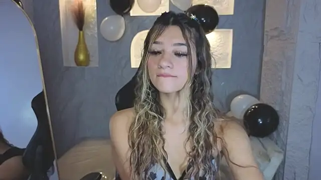 Laurita b online show from 12/20/25, 07:54