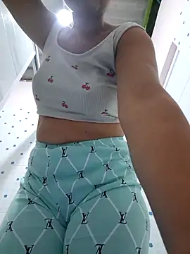 sexy-latin10 online show from 09/26/25, 10:30