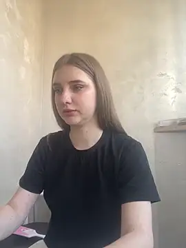 Snapshot of MollyDolle chatting on 04/18/26, 11:03 MollyDolle online show from 04/18/26, 11:03