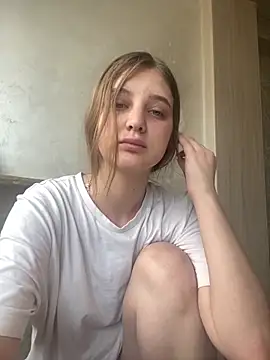 Snapshot of MollyDolle chatting on 06/15/26, 10:28 MollyDolle online show from 06/15/26, 10:28
