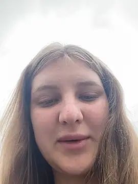 Snapshot of MollyDolle chatting on 07/18/26, 06:50 MollyDolle online show from 07/18/26, 06:50