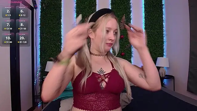 Snapshot of Nicole__Aniston_ chatting on 01/13/25, 08:58 Nicole Aniston online show from 01/13/25, 08:58