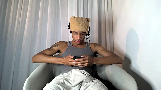 Skinnyblackman online show from 10/28/25, 01:20