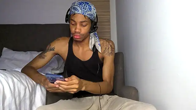 Snapshot of Skinnyblackman chatting on 05/02/26, 12:48 Skinnyblackman online show from 05/02/26, 12:48