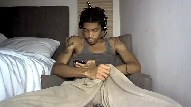 Snapshot of Skinnyblackman chatting on 05/13/26, 04:43 Skinnyblackman online show from 05/13/26, 04:43