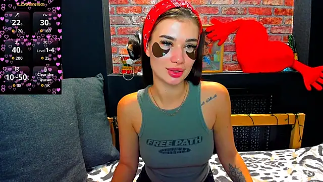 UrJoyy online show from 12/05/25, 02:31