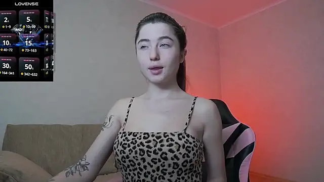 Luxuryalma online show from 11/25/25, 05:07