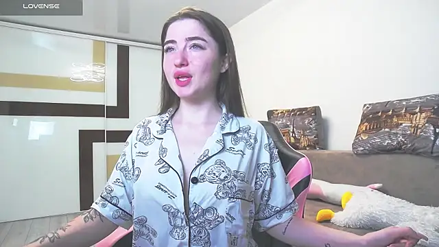Snapshot of Luxuryalma chatting on 06/16/26, 06:43 Luxuryalma online show from 06/16/26, 06:43