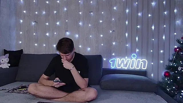 Snapshot of wineandboobss chatting on 12/28/24, 03:48 wineandboobss online show from 12/28/24, 03:48