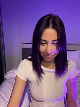 Snapshot of Sophiehii chatting on 12/22/24, 01:33 Sophiehii online show from 12/22/24, 01:33