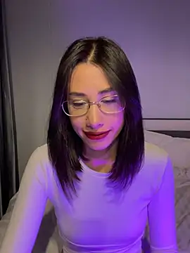 Snapshot of Sophiehii chatting on 12/28/24, 01:17 Sophiehii online show from 12/28/24, 01:17