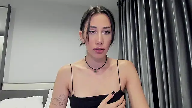 Snapshot of Sophiehii chatting on 01/09/25, 12:41 Sophiehii online show from 01/09/25, 12:41