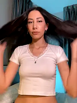 Snapshot of Sophiehii chatting on 10/10/25, 01:21 Sophiehii online show from 10/10/25, 01:21