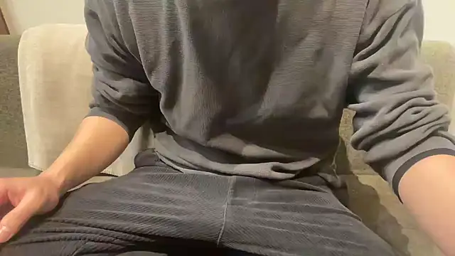 Snapshot of atom0407 chatting on 01/10/25, 10:28 atom0407 online show from 01/10/25, 10:28