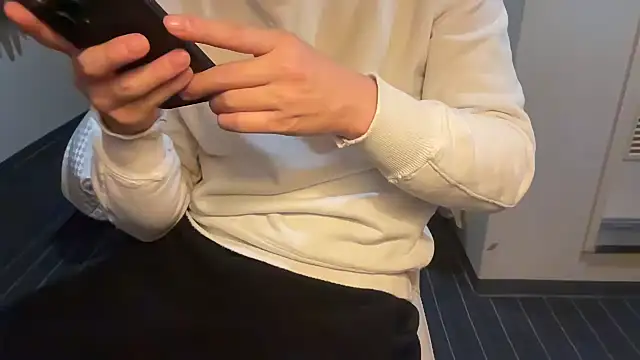 atom0407 online show from 12/03/25, 02:37