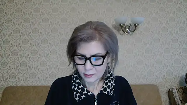 Elegant00Lady online show from 12/19/25, 03:02