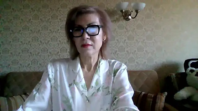 Elegant00Lady online show from 01/13/26, 03:45