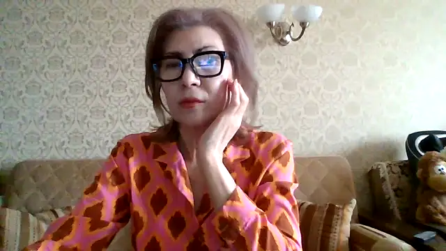 Elegant00Lady online show from 03/11/26, 09:37