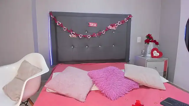 emma lye online show from 04/18/26, 09:26