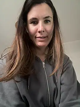 Snapshot of Sara_darling chatting on 12/09/24, 09:39 Sara darling online show from 12/09/24, 09:39