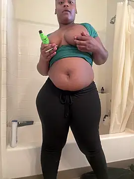 Snapshot of Prettynthick12 chatting on 04/02/26, 12:19 Prettynthick12 online show from 04/02/26, 12:19