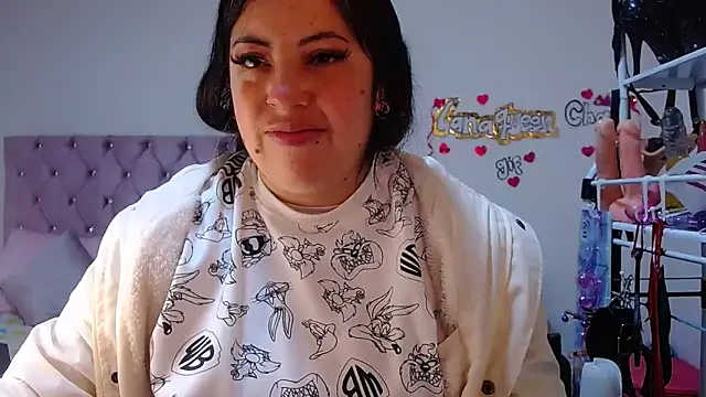 Snapshot of lanaqueen699 chatting on 02/06/26, 12:19 lanaqueen699 online show from 02/06/26, 12:19