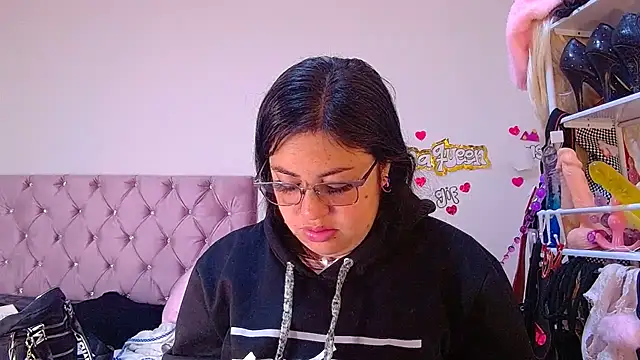 lanaqueen699 online show from 05/27/26, 12:35