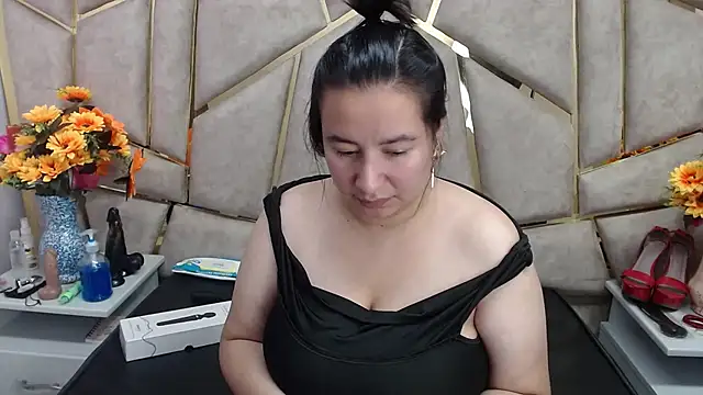 NaomyPrinces online show from 01/24/25, 01:57