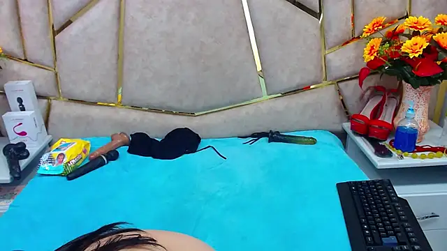 NaomyPrinces online show from 02/16/25, 06:32